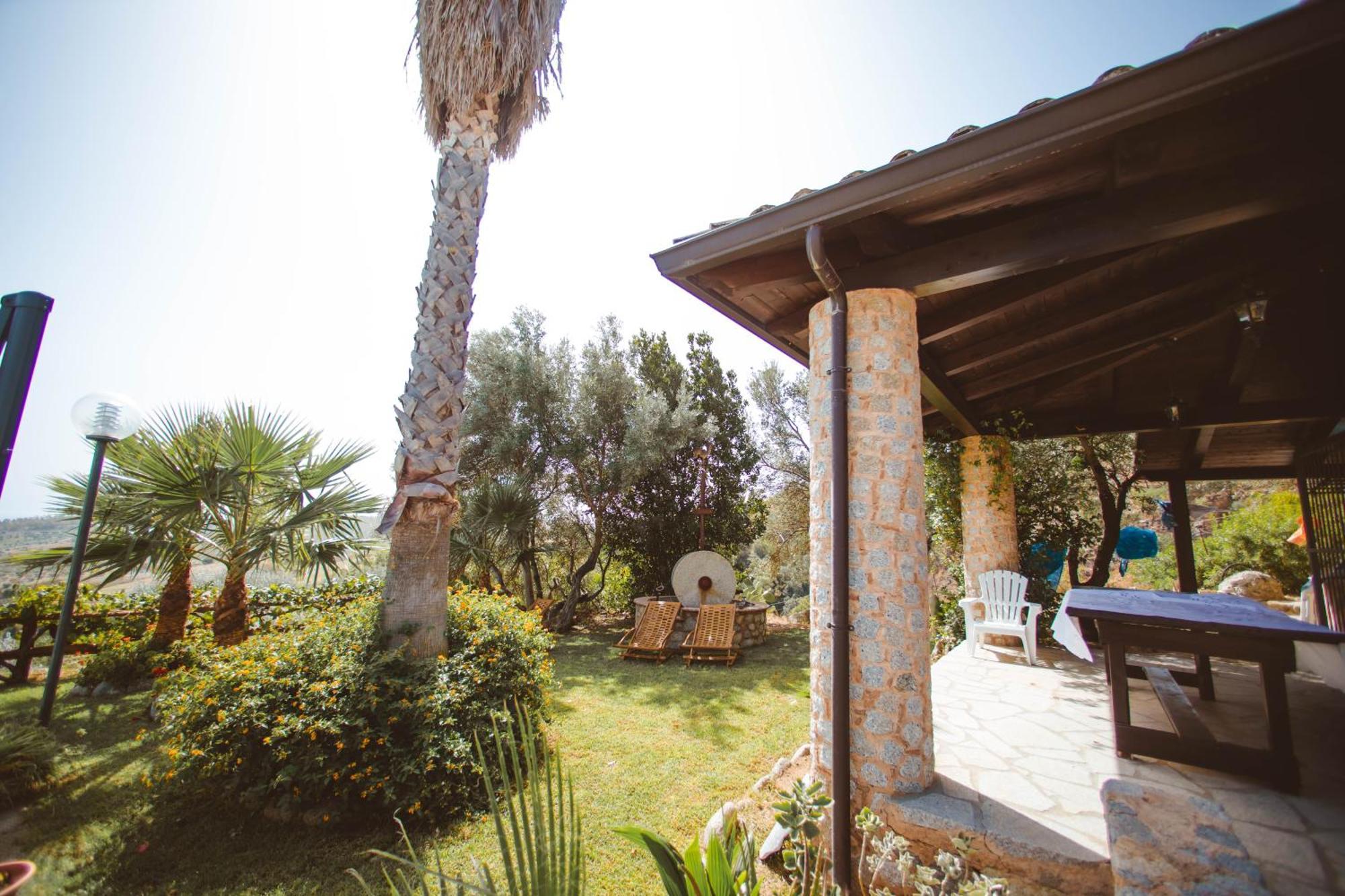 Calami - Villa Romeo - Private Apartments With Pool, Seaview & Olive Grove Santa Caterina Dello Ionio Marina Exterior photo