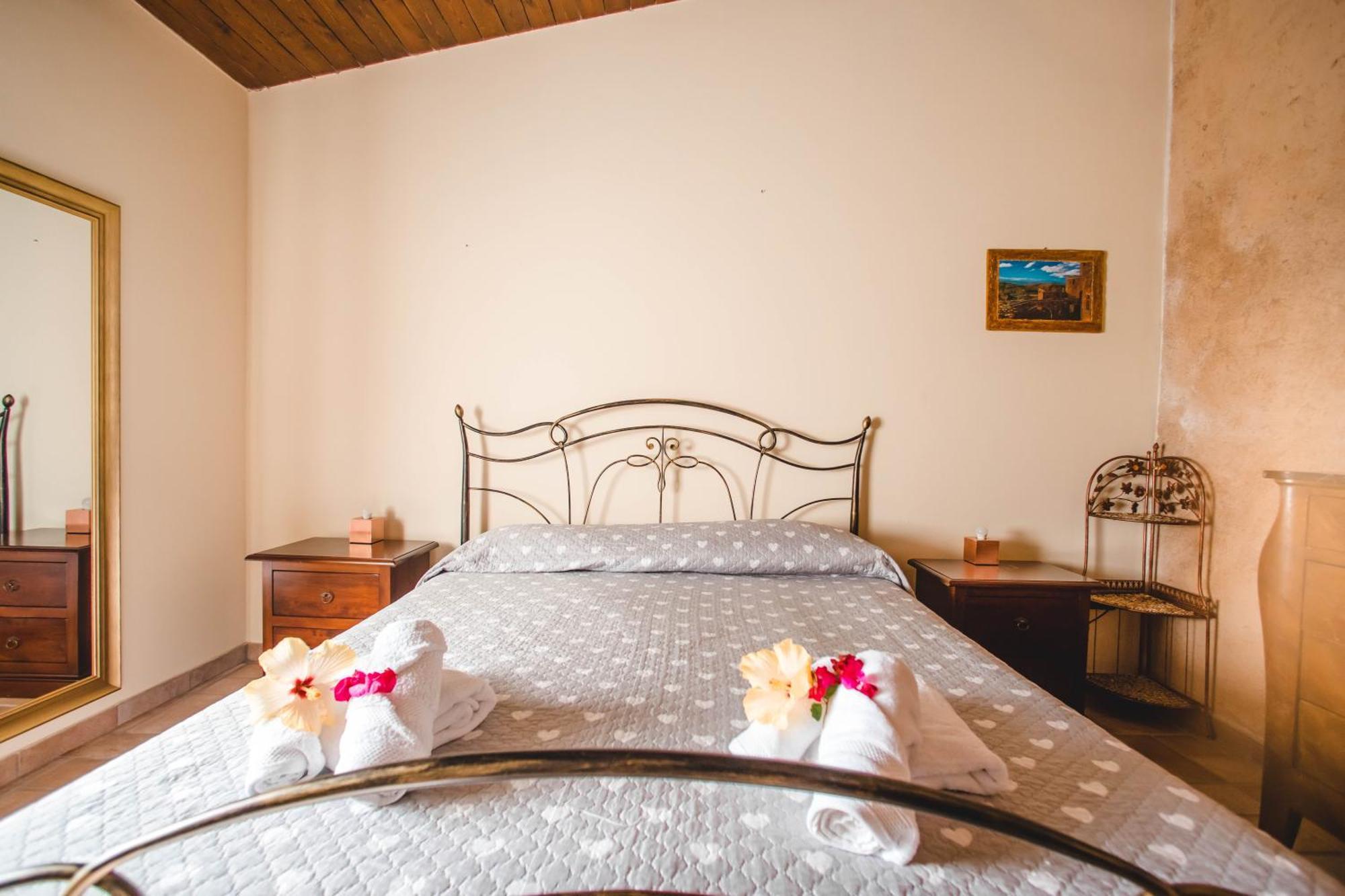 Calami - Villa Romeo - Private Apartments With Pool, Seaview & Olive Grove Santa Caterina Dello Ionio Marina Exterior photo