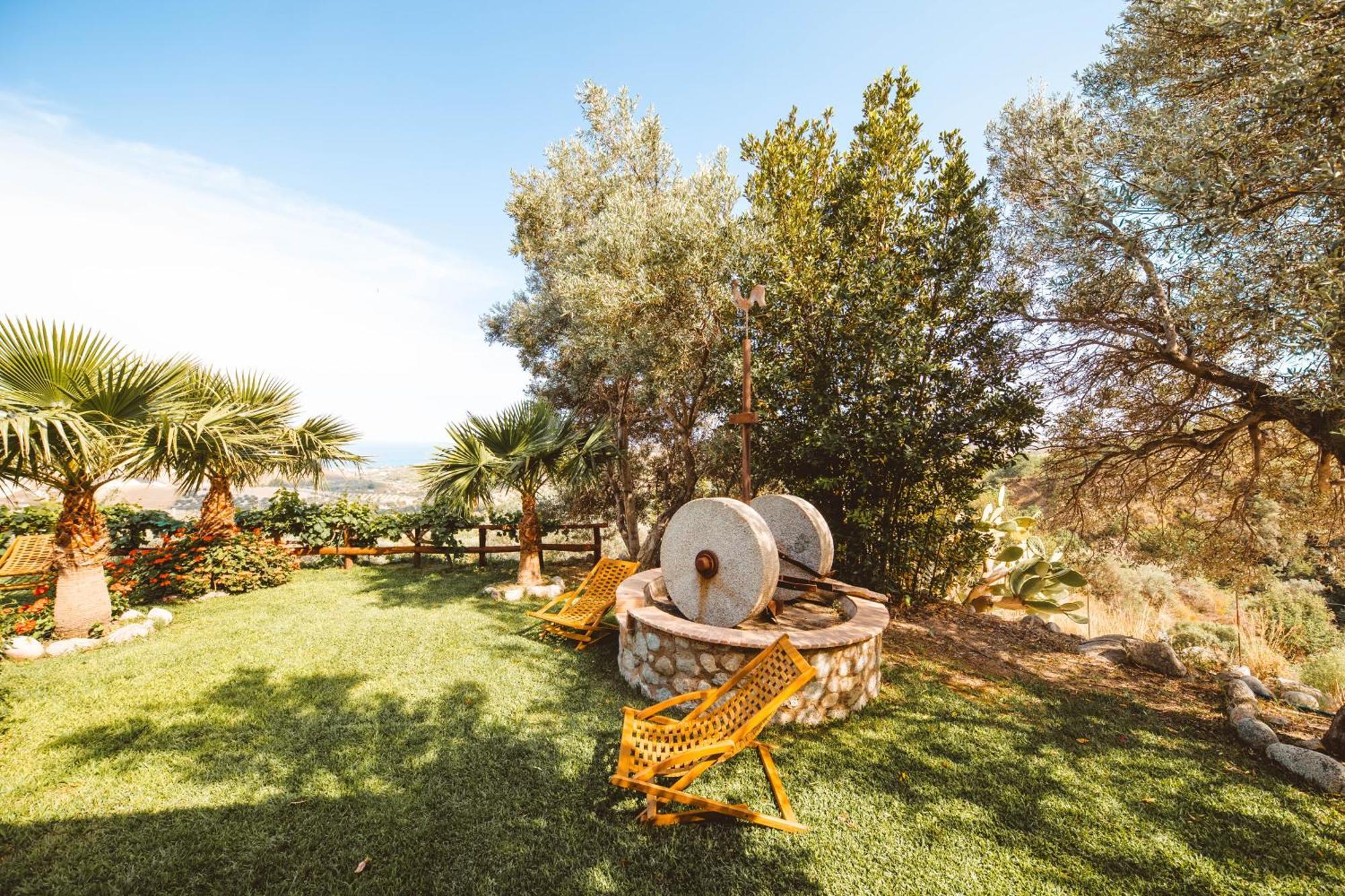 Calami - Villa Romeo - Private Apartments With Pool, Seaview & Olive Grove Santa Caterina Dello Ionio Marina Exterior photo